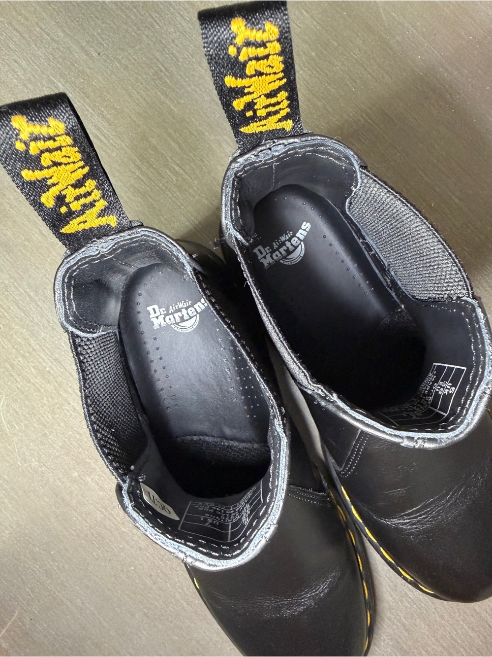 Dr. Martens 2976 Chelsea Boots Black Leather Women's Size 7 US 5 UK Excellent - Picture 8 of 10